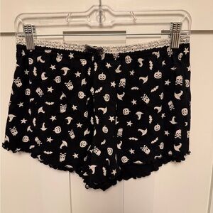 Messy Bun Just Chillin Black Cotton Sleep Shorts lace Trim Halloween Print M